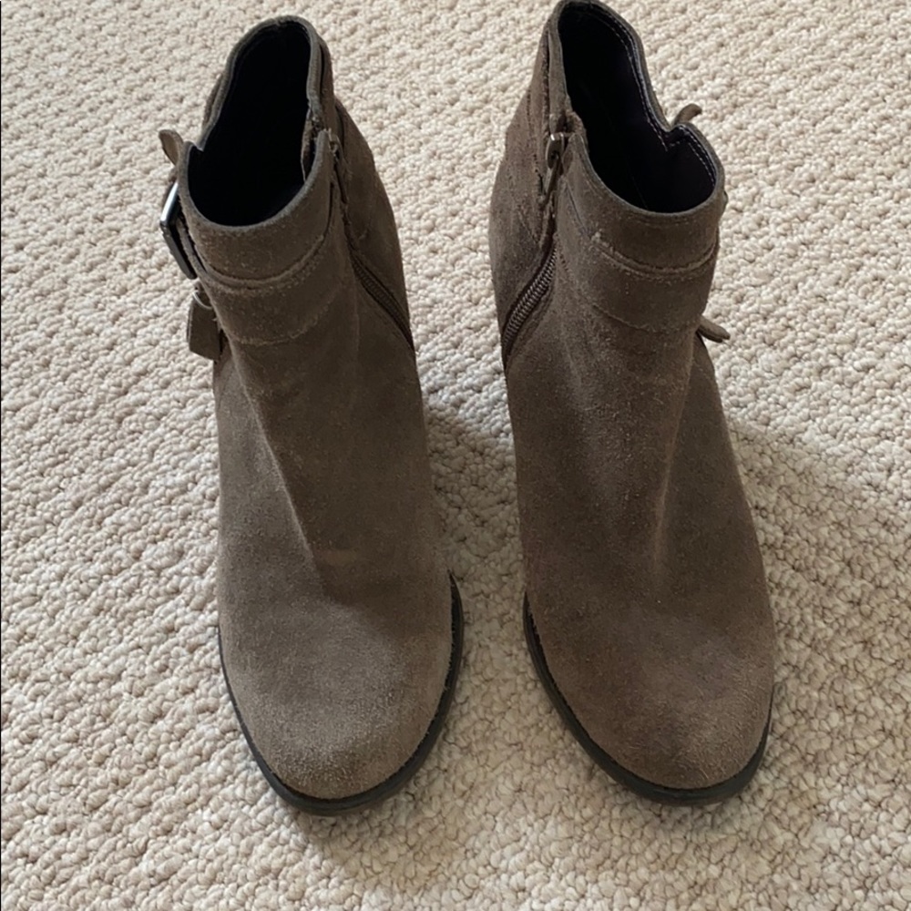 Guess booties! - Picture 2 of 8